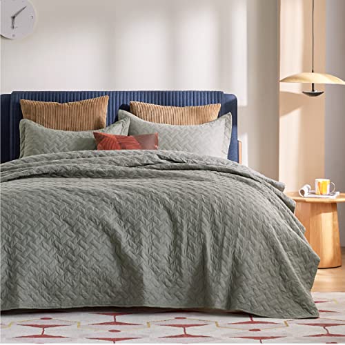 Bedsure Summer Quilt Set King Size Grey - Lightweight Bedspread - Soft Bed Coverlet (Includes 1 Quilt, 2 Shams)