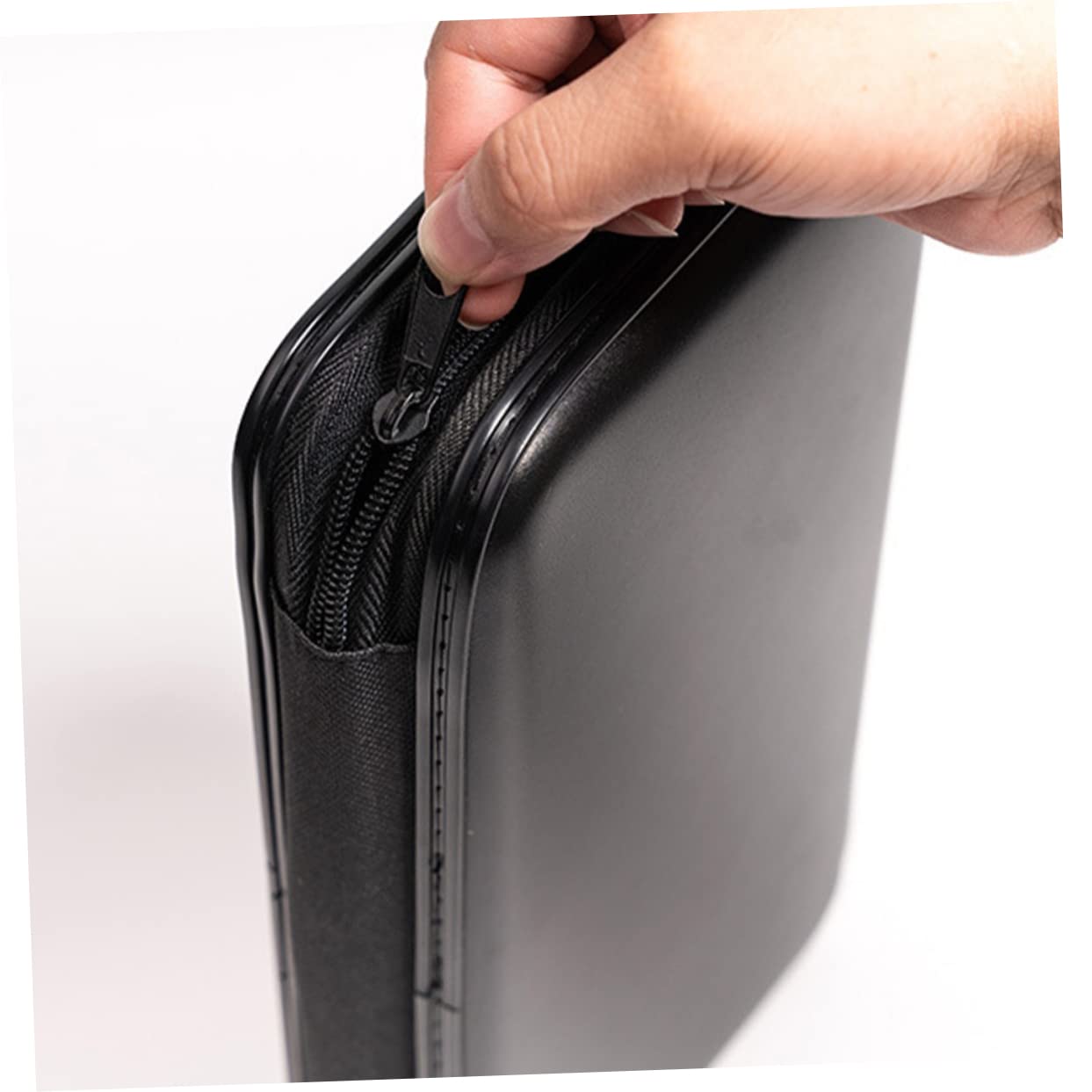 Custodia Rigida Porta CD e Dvd da Viaggio, 80 Dischi, Tessuto Antistrappo Nero Cerniera, Organizer Compatto per Auto, Casa e Trasporto Sicuro