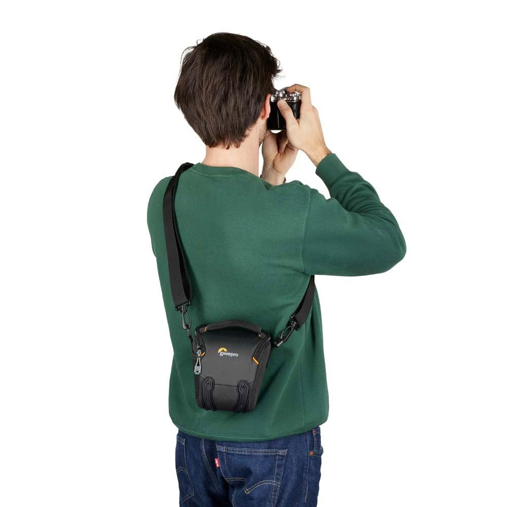 Lowepro Adventura TLZ 20 III, Camera Shoulder Bag with Adjustable/Removable Shoulder Strap, Bag For Mirrorless Camera, Compatible with Fujifilm Xt200, Canon M50 MII, EOS R10, Nikon Z50, Black