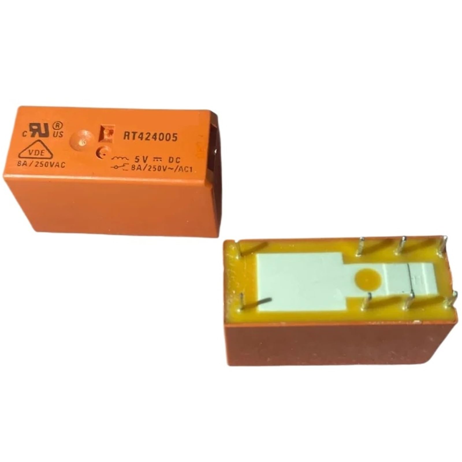 Relais RT424024 8A bipolaire 8 broches pour automatisme 24V