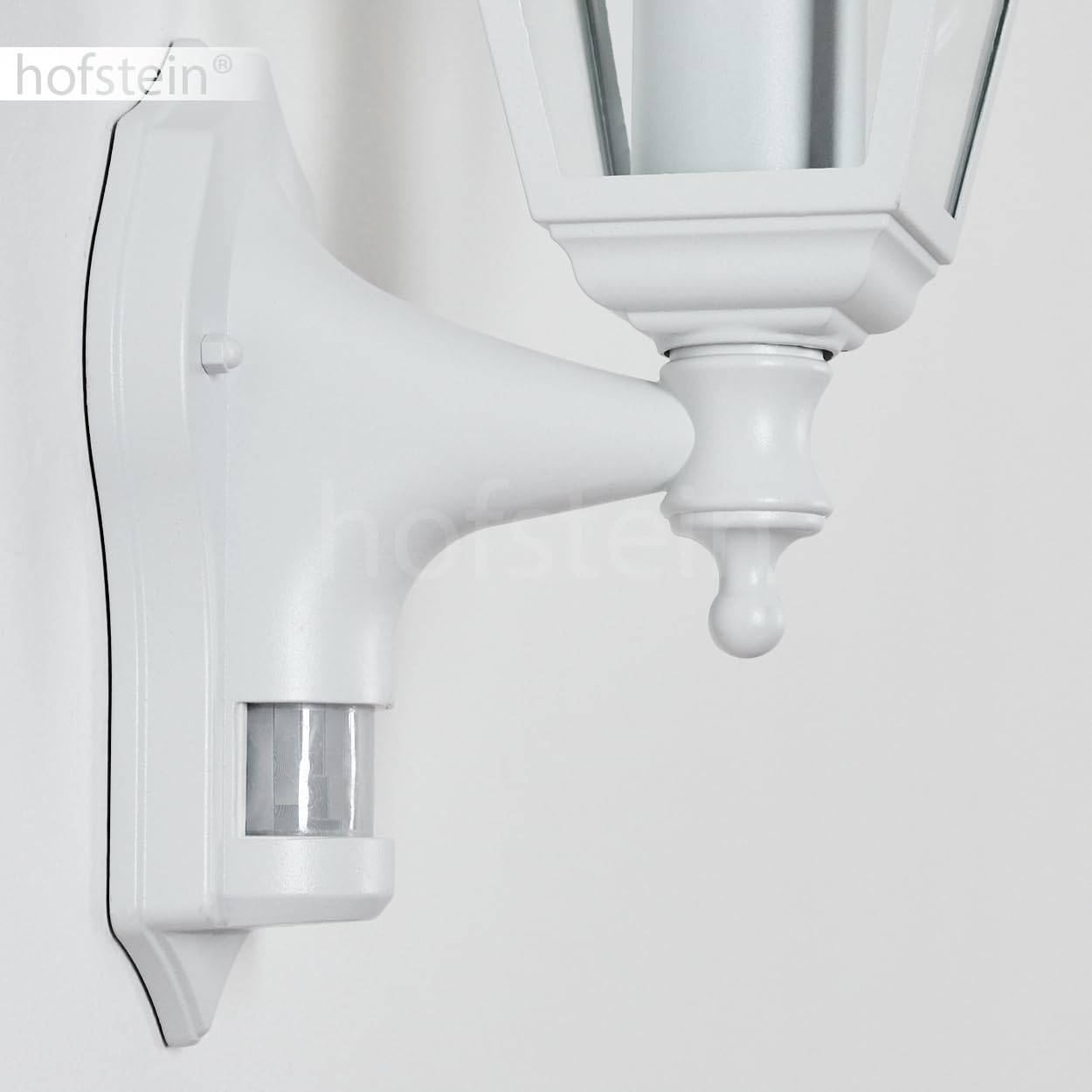 Zewnętrzna lampa ścienna Naofe, lampa ścienna z czujnikiem ruchu wykonana z metalu/szkła w kolorze białym/przezroczystym, lampa ścienna, lampa zewnętrzna na taras, E27, bez żarówki