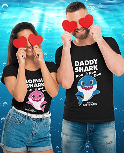 Tstars Daddy and Mommy Shark Matching T-Shirt Set Funny Gift for Parents New Mom and Dad Shirts3