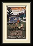 Hergestellt in den USA. Northwest Art Mall PAL-1843 MFGDM Air North Shore Minnesota Airstream Trailer, gerahmt, 33 x 41 cm