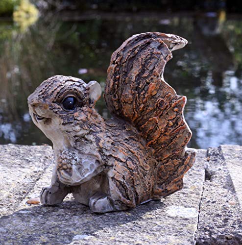 Preisvergleich Produktbild Gartenfigur Eichhörnchen Baby Holzoptik aus Polyresin 11cm