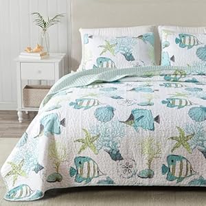 Great Bay Home Twin/Twin XL Coastal Bedding Set, Summer Coastal Quilt with Sham, Beach 2-Piece Reversible All Season Bedspread Quilt Set. Lightweight Nautical Quilted Coverlet. Blue Fish Great Bay Home TwinTwin XL Coastal Bedding Set Summer Coastal Quilt with Sham Beach 2 Piece Reversible All Season Bedspread Quilt Set Lightweight Nautical Quilted Coverlet Blue Fish