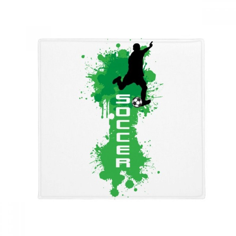 Sol glissant de cuisine résolu grâce à ce tapis de sol football