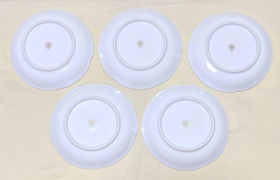 皇室御用達♦️大倉陶園♦️ホワイト×ゴールド♦️未使用プレート♦️補償付　送料込 皇室御用達♦️大倉陶園♦️ホワイト×ゴールド♦️未使用