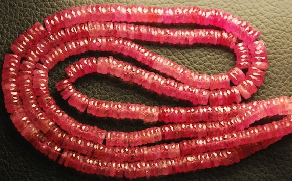 Perles en saphir rose naturel de 5mm pour créer vos bijoux d'été romantiques et lumineux
