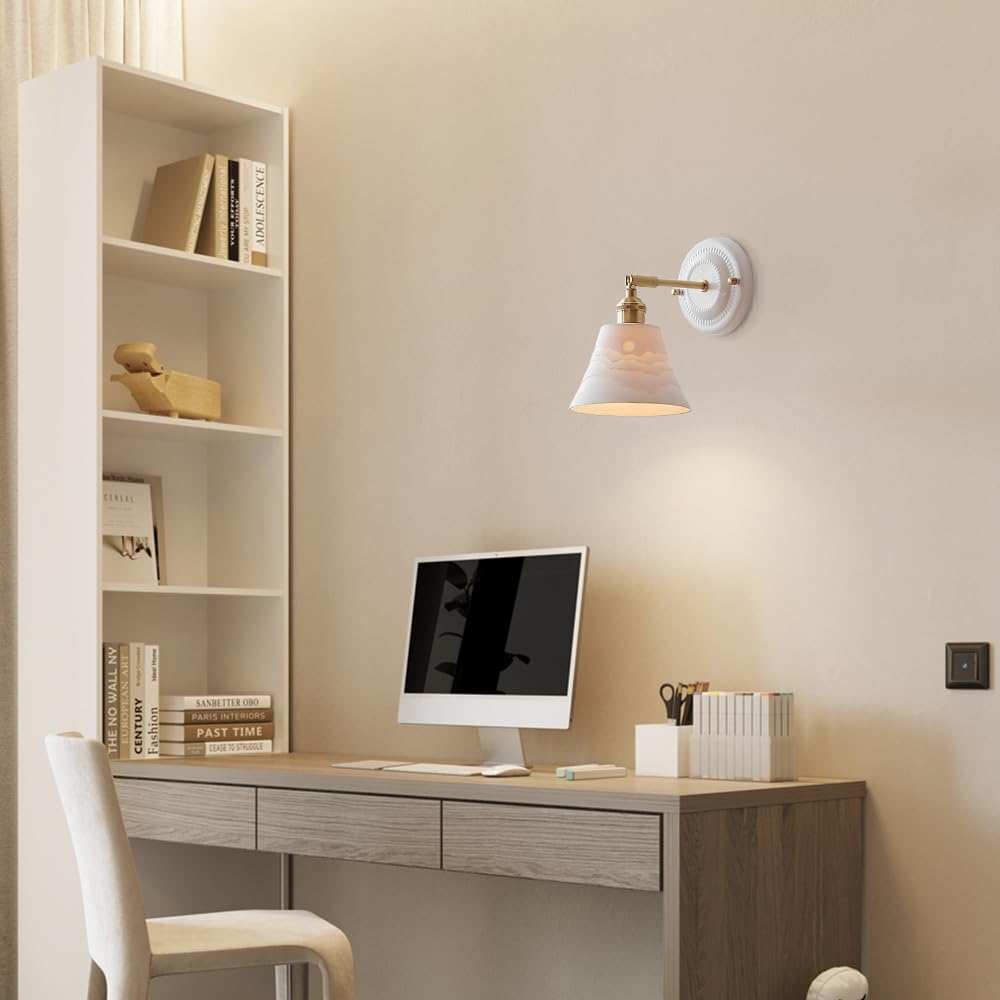Nordycka biała mosiężna lampa ścienna z ceramicznym kloszem przewodowym, nowoczesny styl, idealna do sypialni, sypialni, kuchni, salonu lub korytarza.