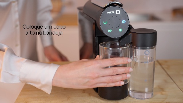 Cafeteira Espresso Cappuccino Mini Mikqool Preta, 220V Delta Q
