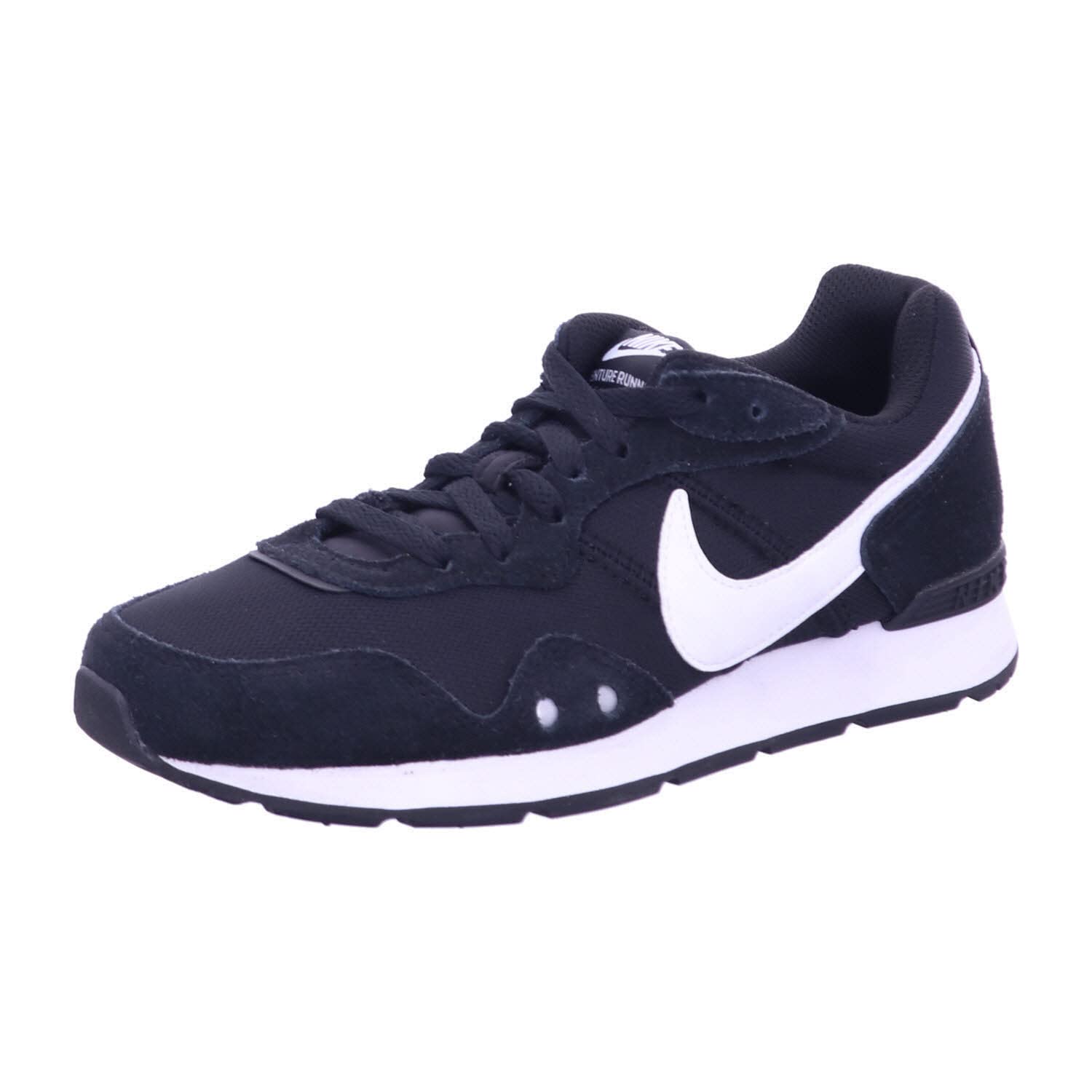 NIKE Women's Venture Runner Sneaker
