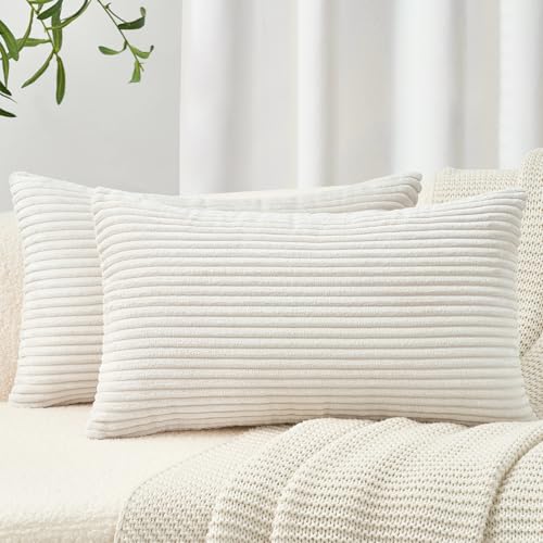 Topfinel Lot de 2 Housses de Coussin décoratives Douces en Velours côtelé pour Salon, Chambre à Coucher avec Fermeture éclair Invisible - 30 x 50 cm - Crème