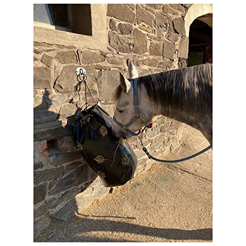 Foto von Dönges Haybag Heubeutel Heunetz Heusack Heutasche Futterbeutel mit 8 cm Löchern Rauhfutterbehälter Beschäftigungssack Aufbewahrungsbeutel ca. 9 kg Füllmenge