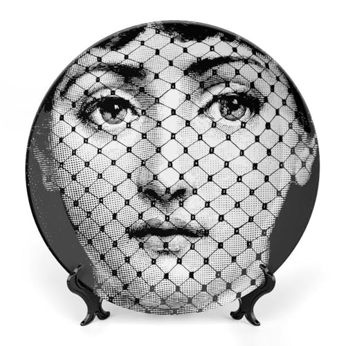 XYTDM Piatto Lina Cavalieri, Piatto Decorativo Da Parete, Decorazione Da Appendere Alla Parete Con Piastra Facciale Misteriosa, Staffa Inclusa E Gancio A Molla Specialestyle-2,8inch