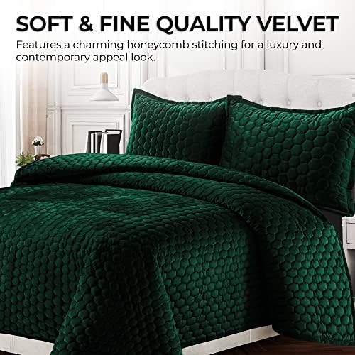 Tribeca Living Velvet Queen Quilt, Three-Piece Honeycomb Stitch Bedding Set Includes One Oversized Quilt & Two Sham Pillowcases, 260GSM Super Soft Velvet, Lugano/Emerald Green - Image 3