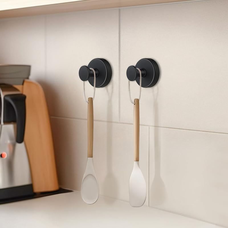 2-Pack Black Fashionable Anti-Rust Towel Hooks for The Bathroom, Tiled, Concrete, 1.85 * 2.36 inches, Metal, Silicone, Rubber