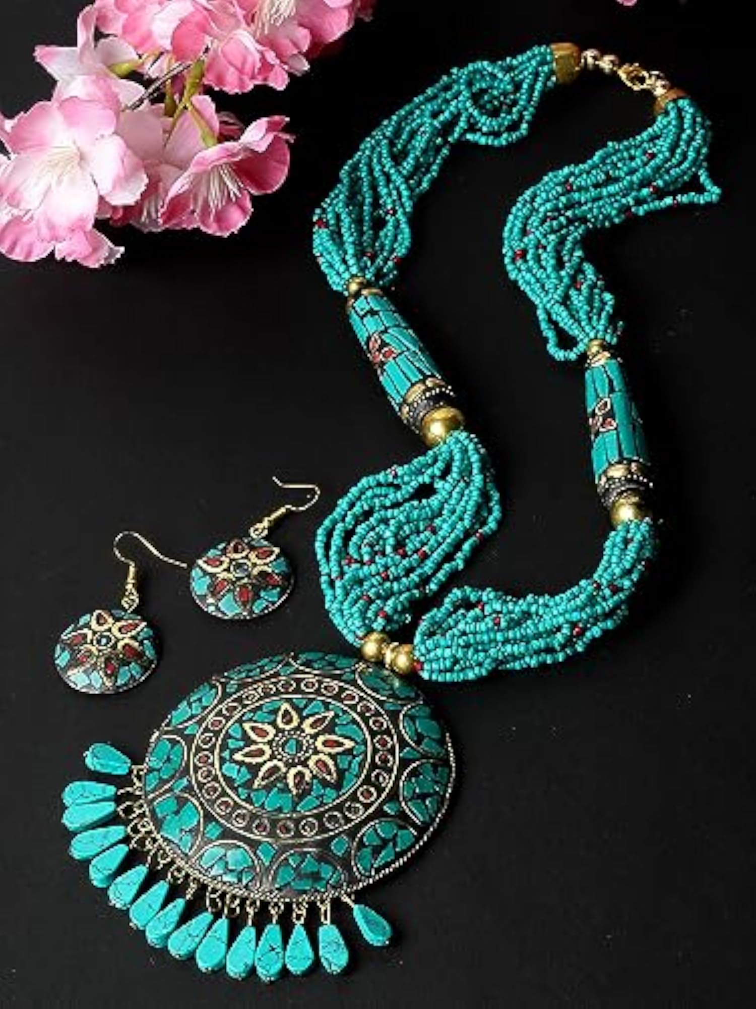 Stylish Traditional Tibetan Pendant Necklace Set