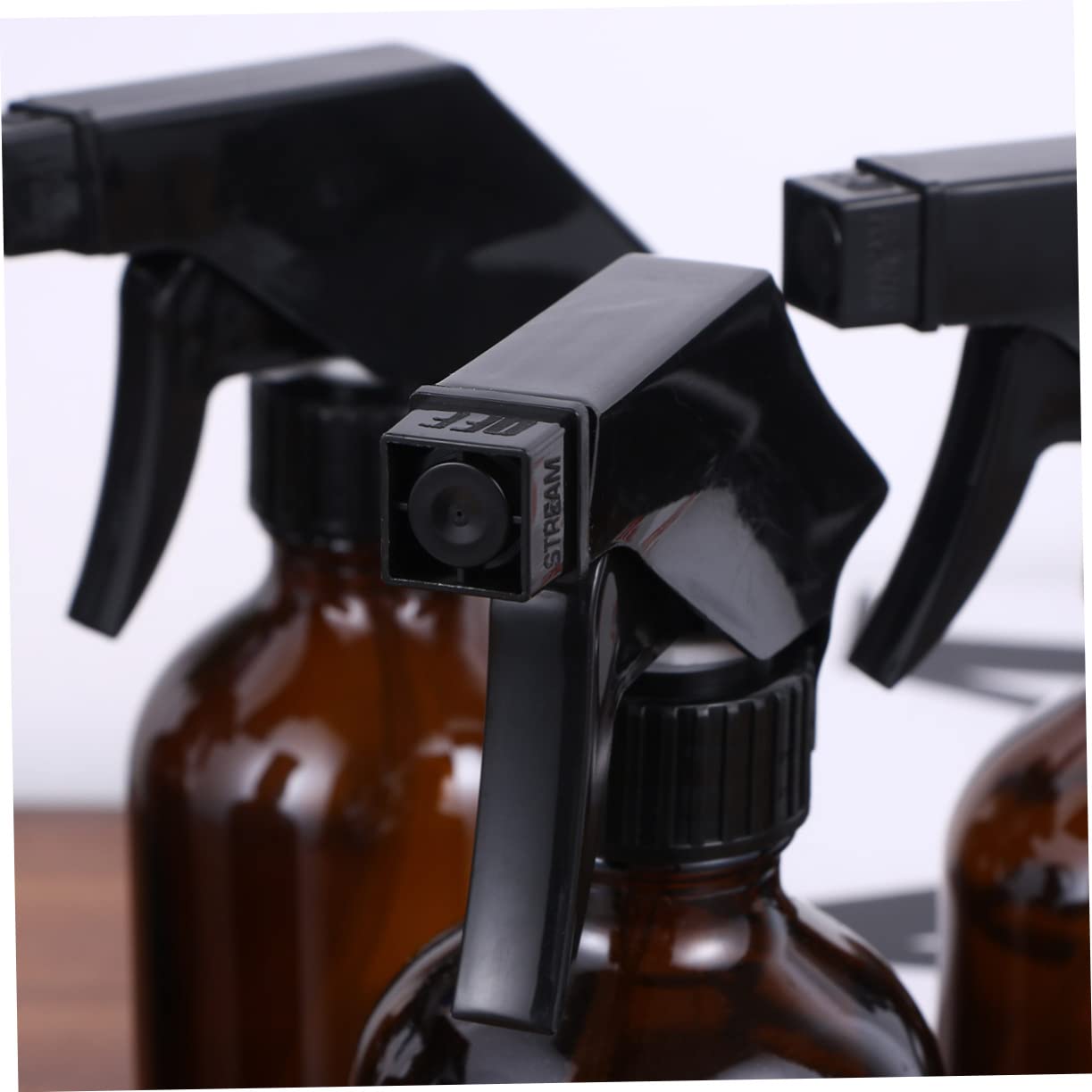 Braune Sprühflaschen Nachfüllbare Glas Wassersprüher 250 Ml 4 Stück aus Glas Leicht zu Benutzen für Friseursalon und Aromatherapie