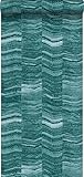 Con este bonito papel pintado con Raya chevron zigzag en pedazos de mármol en capas. en azul petroleo, le da a tu interior mucho ambiente y carácter y de una manera elegante aporta un poco de naturaleza a tu hogar. Los sutiles efectos de brillo enriquecen el diseño y le dan al papel pintado un aspecto elegante y lujoso
