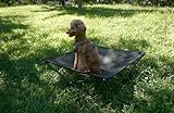 KingCamp Erhöhtes Hundebett Hundeliege Outdoor Haustierbett Haustierliege Atmungsaktivem Mesh & Wildledermatte & Rutschfesten Füßen für Reisen Garten Outdoor Indoor, Schwarz 77 x 77 x 30 cm
