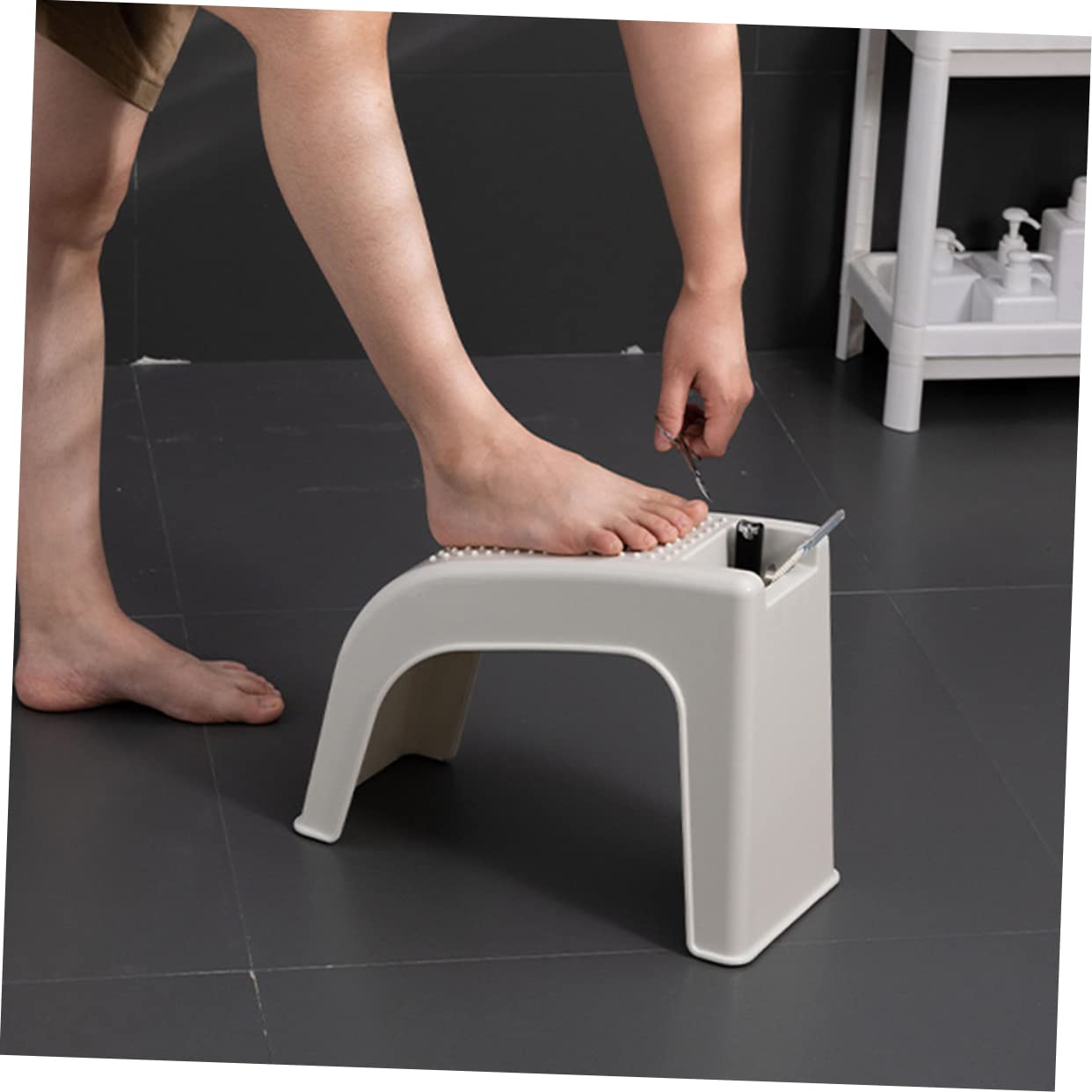 PLAFOPE Praktischer Duschhocker Bequemer Hocker mit Rutschfester Fußstütze aus Kunststoff und Halterung für Pediküre für Badezimmer und Heimgebrauch