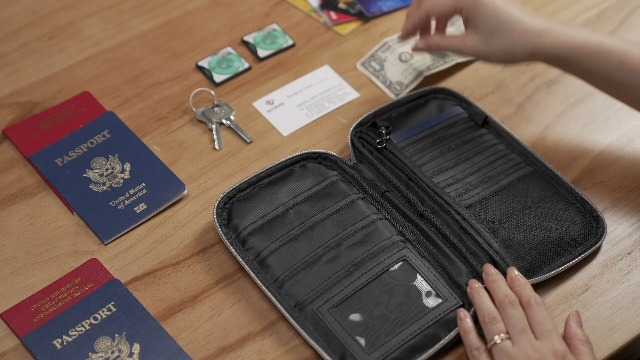 新品　正規品　BRIEFING FOLDING PASSPORT CASE ブリーフィング BRIEFING 新商品/ユニオンゲートグループ