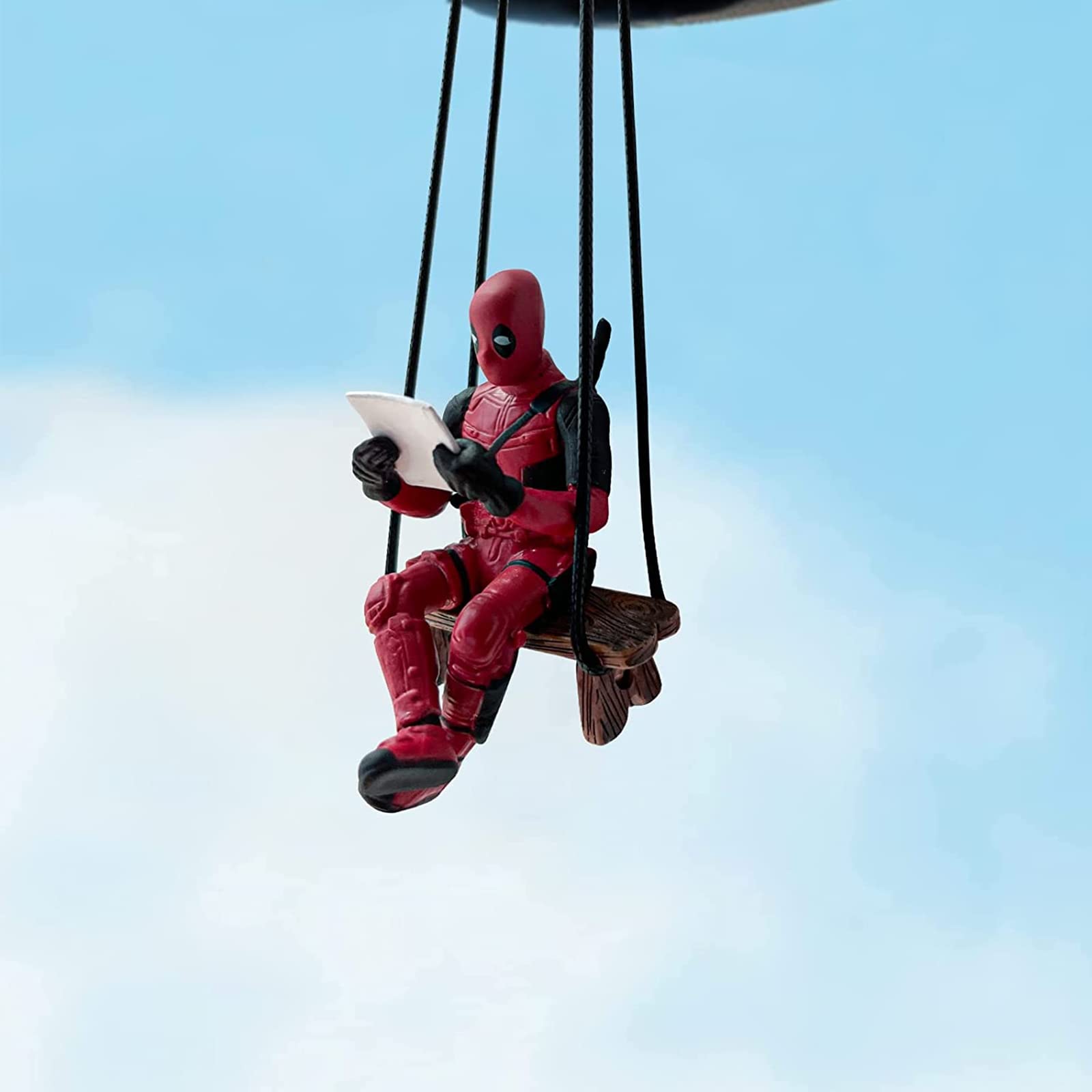Ozdoba Wisiorek Samochodowy, Śliczne Ozdoby Deadpool Deadpool Wisiorek Ornament Oscylacyjny Deadpool Car Decor Charm Pendant Lusterko Samochodowe Dekoracje, SY-SSGJ-1