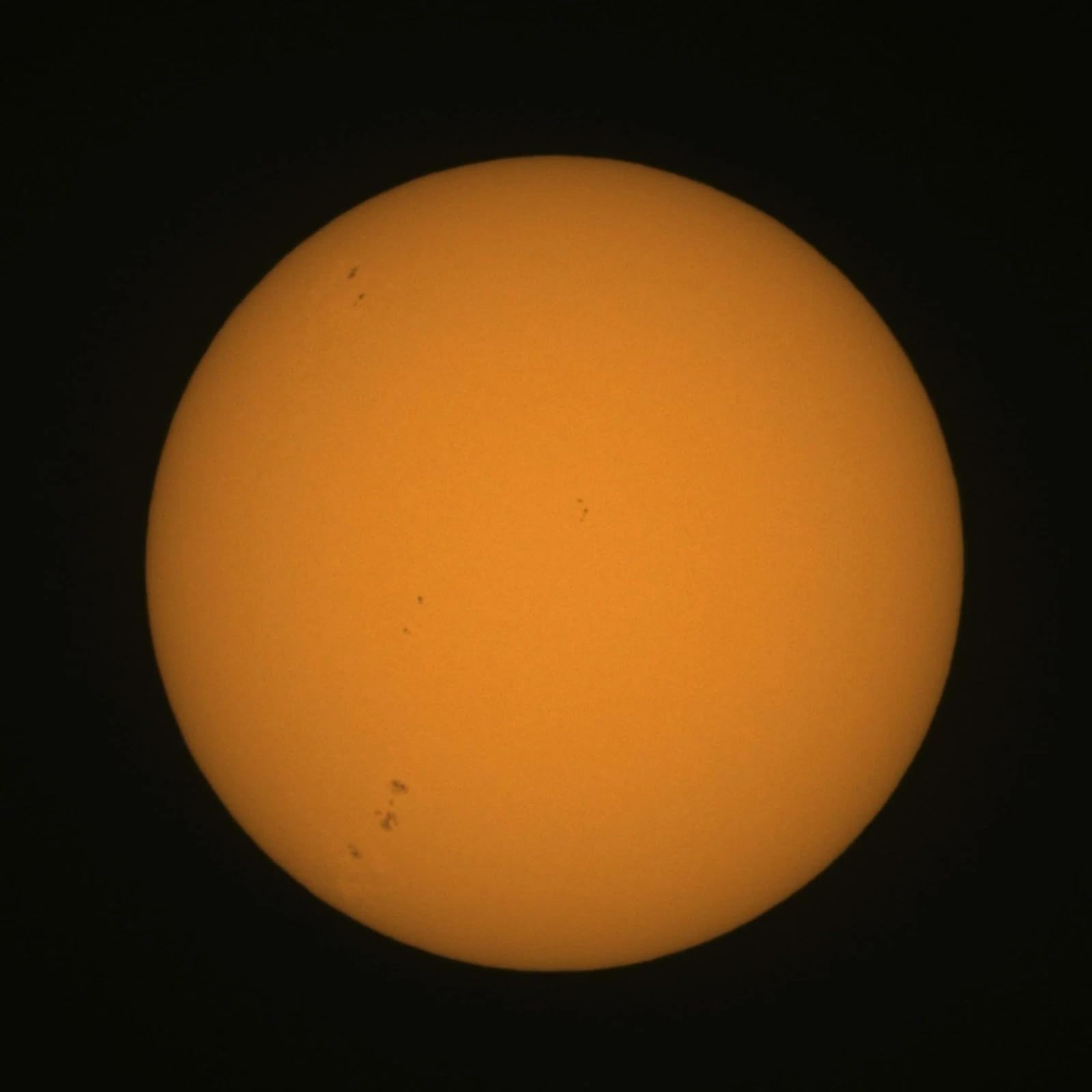 Arkusz filtra słonecznego 100 x 100 mm do teleskopów, lornetki i aparatów - Film słoneczny DIY do obserwacji słońca, plam słonecznych i zaćmień - Absolute Eclipse, OD 5.6, przetestowany zgodnie z