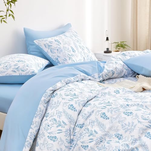 Image of Wake In Cloud - Floral Comforter Set, Botanical Vintage Flower Coquette Cottagecore Aesthetic for Women Teen Girls, Soft Lightweight Dorm Bedding, 3 Pieces, Blue, Full Size