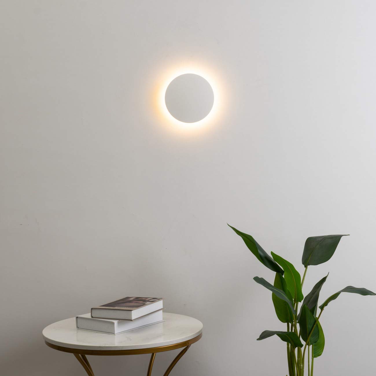 Kleine marmeren ronde spot of wandlamp wit met gouden afwerking - Lilasea