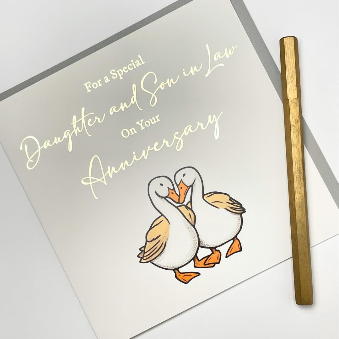 Paar romantisch verliebte Vögel. lustiges huhn und hahn umarmen sich. süße  Valentinskarte. passten gut zusammen. Vektor-Illustration. 17798336 Vektor  Kunst bei Vecteezy, image size:1080x1080