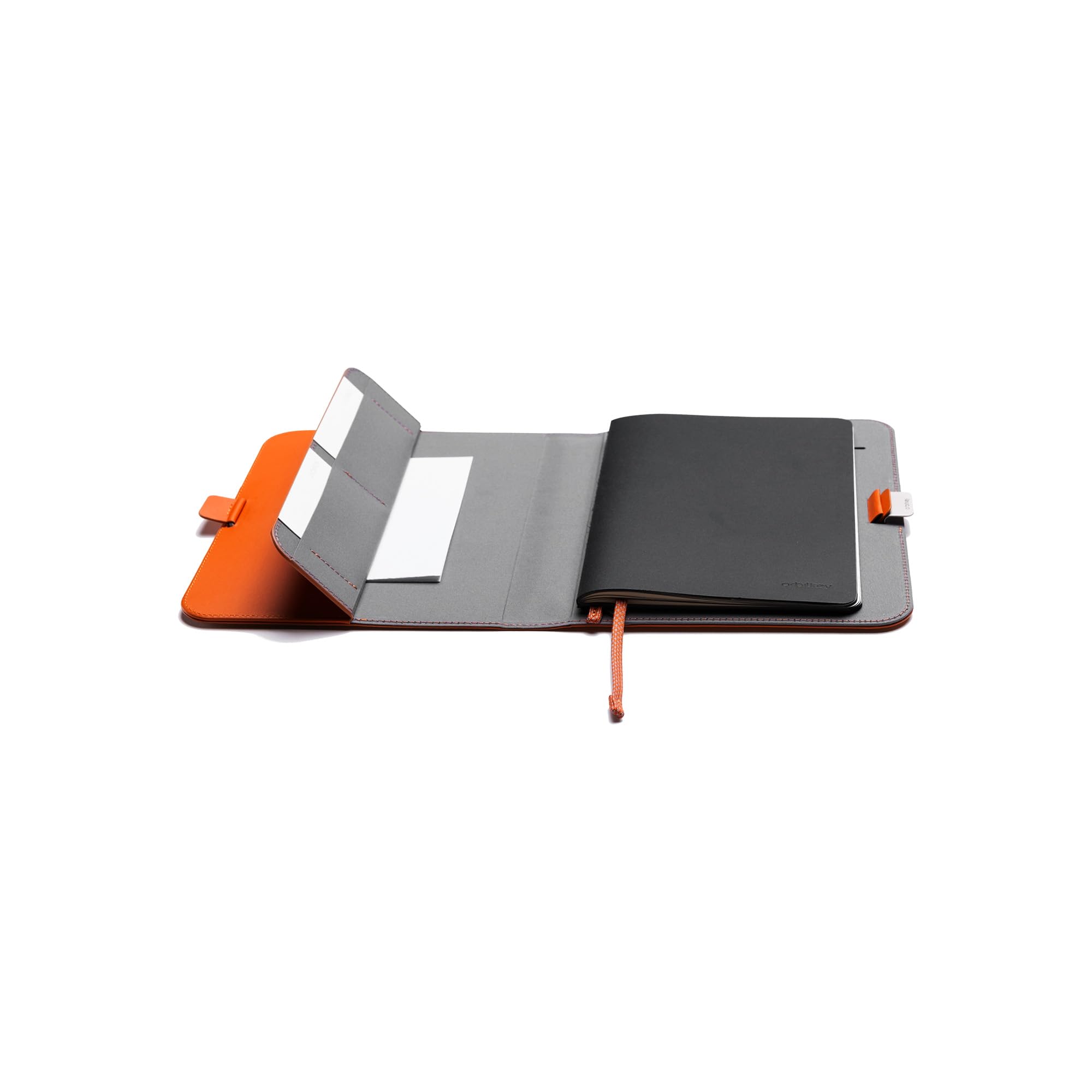 orbitkey Compendium - Custodia per quaderno, in pelle vegana di alta qualità e tessuto riciclato, chiusura con cordino elastico, scomparti nascosti per carte e portapenne, organizer e portadocumenti