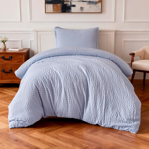 Image of Amazon Basics Duvet Cover Set Jacquard Geometric 2-Piece, with 1 Duvet Cover and 1 Pillow Sham, Comforter Not Included, Twin, Blue Striped