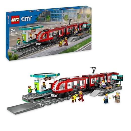Lego City Tranvía y Estación del Centro, Regalo para Niños y Niñas de 7 Años o Más Fans de los Trenes de Juguete, 6 Minifiguras y Figura Animal de un Perro Guía 60423