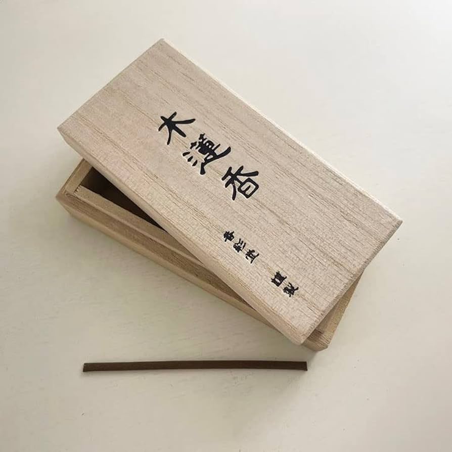 Amazon.co.jp: 桐箱・スティック30本入り 香彩堂 お香 8種 (木蓮