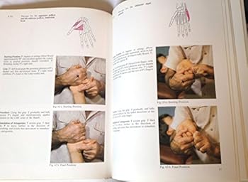 Hardcover Muscle Stretching in Manual Therapy: A Clinical Manual: The Extremities, Vol. 1 Book