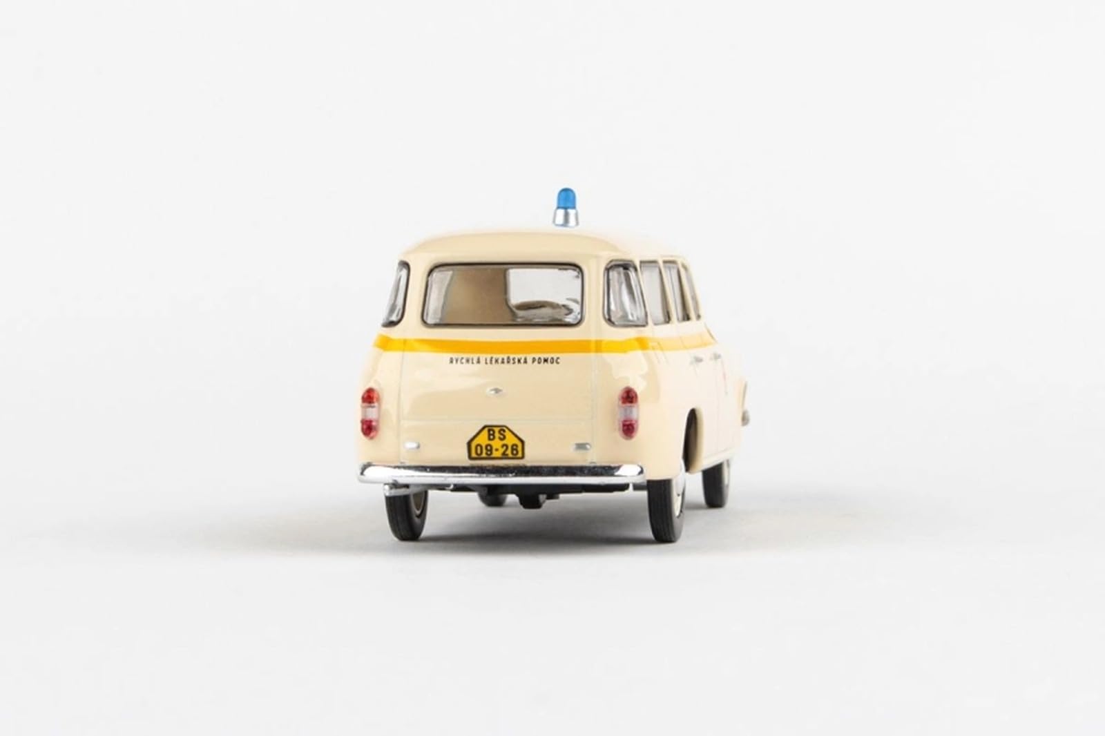 Skoda 1202 (1964) 1:43 Präzise gefertigte Replikate für Sammler – Realistische Details und hochwertige Verarbeitung für Ihre Modellauto-Sammlung Krankenwagen