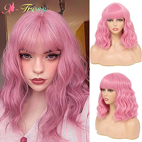 X-Tress Perruque Frange Courte pour Femme Perruque Rose Charmante 15 pouces Perruque Femme Cheveux Ondulée Pink Wig for Women Costume Wig for Cosplay Halloween Wig(Rose)