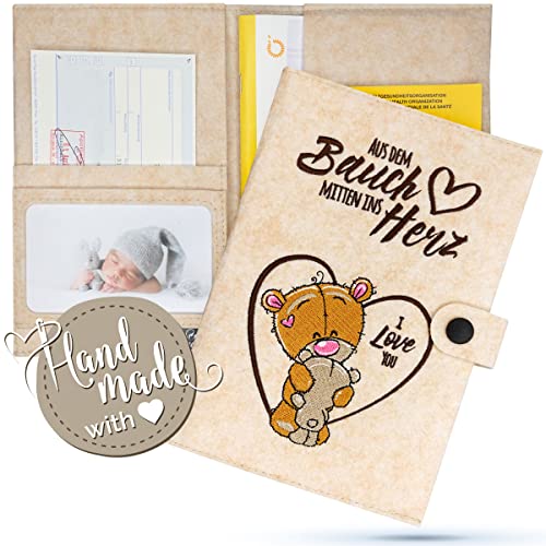 Emadele U-Heft Schutzhülle 'Aus dem Bauch mitten ins Herz' Beige aus Filz Handmade. Kinder-Untersuchungsheft Hülle für Impfpass