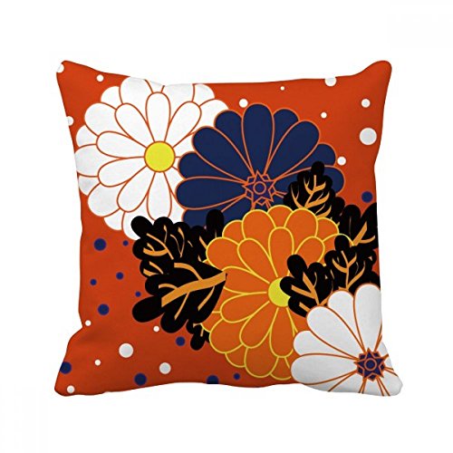 Canapé décor ravivé grâce au coussin chrysanthème multicolore contre les salons ternes