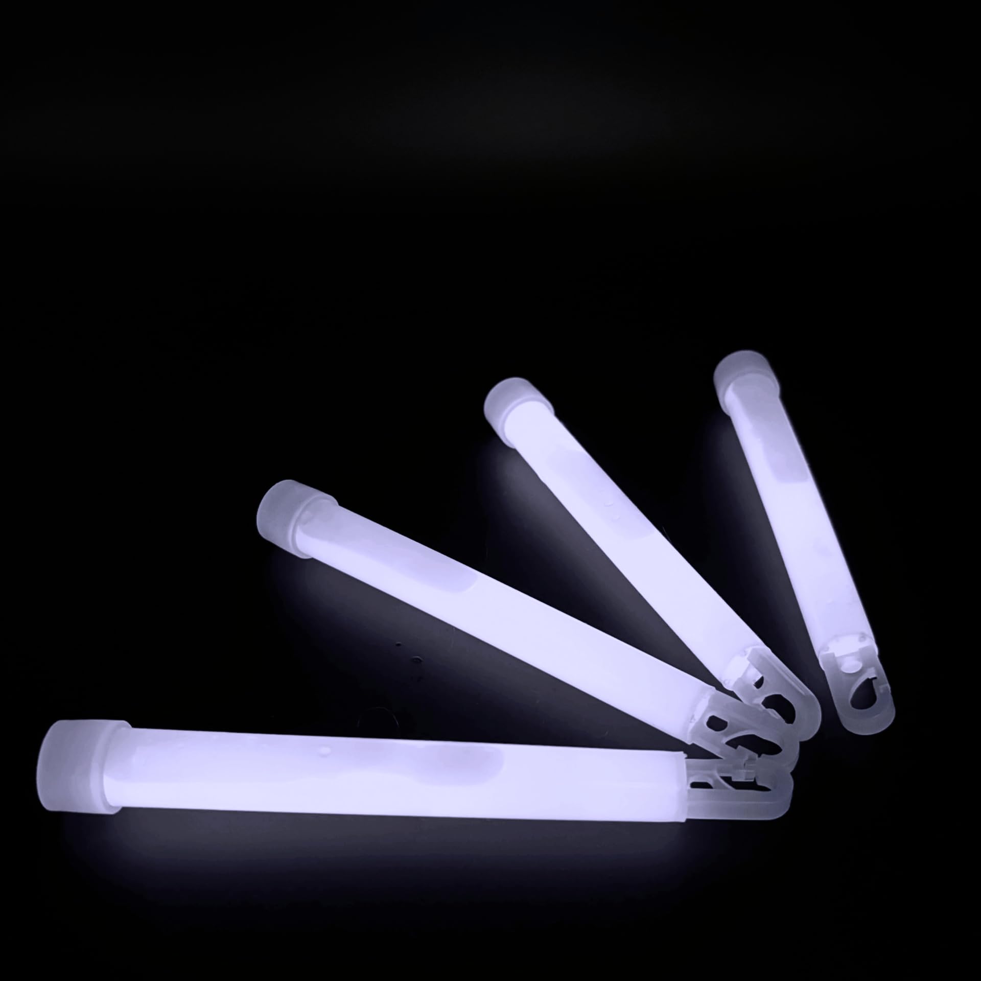 KNIXS 25er Pack Power-Knicklichter/Knicklicht (15cm) inkl. Spezialhaken und Befestigungsband - gletscherweiß/weiß leuchtend für Party, Festival, Outdoor oder als Dekoration