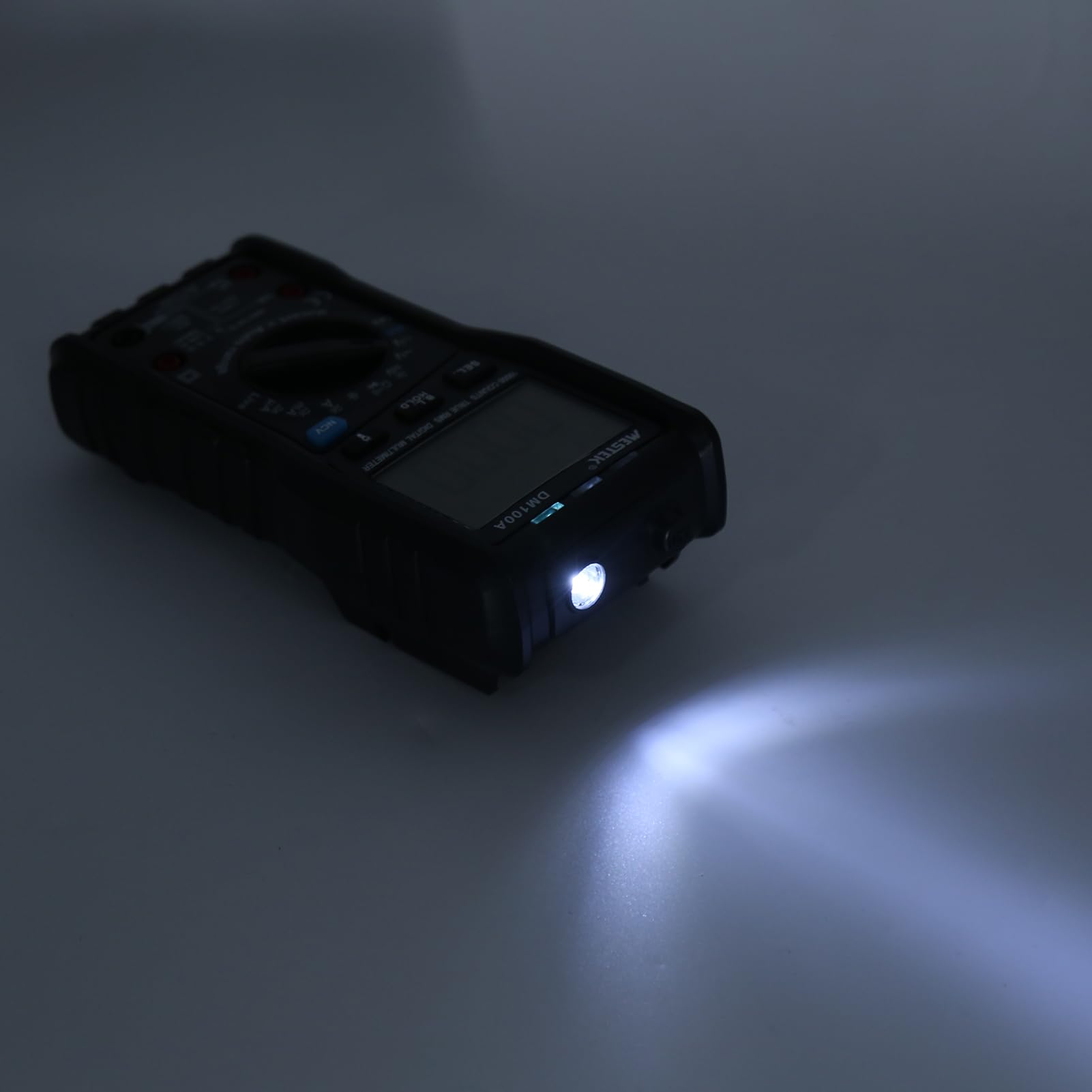 Multimetro Digitale DM100A Tester di Tensione e Corrente Portatile Ad Alta Precisione per Test Elettrici con Design Compatto e Display Chiaro