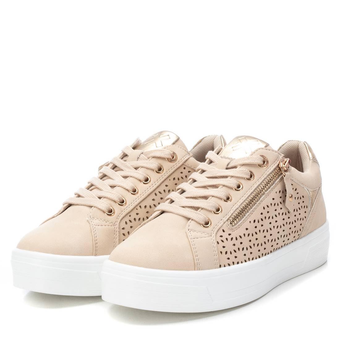 XTI - Sneakers Kobiety - Wygodne i wszechstronne obuwie – moda casualowa