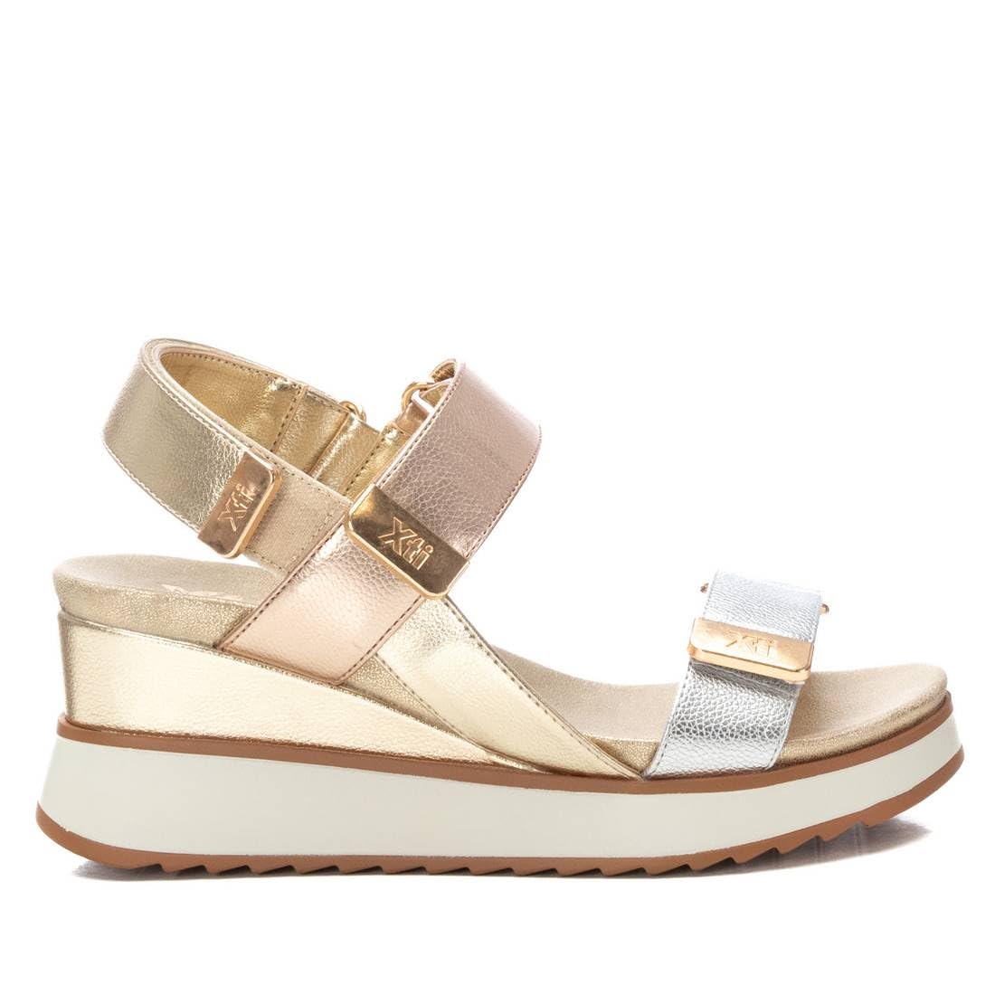 XTI - Women's Sandal - Comfortable and Versatile Footwear - Casual Fashion, Gold 02, 6 UK