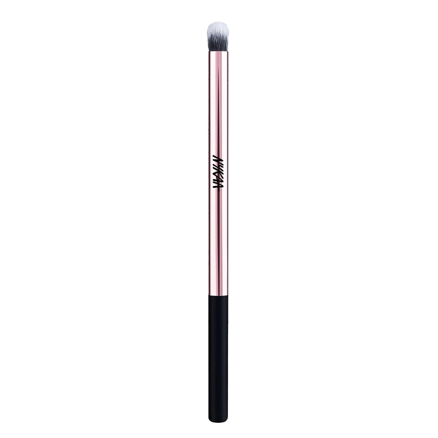 Nykaa Cosmetics BlendPro Eyeshadow Blending Brush - Face Makeup Brush for Quick Coverage - Soft Bristles Ideal for Cream and Liquid Formulas - 1 pc