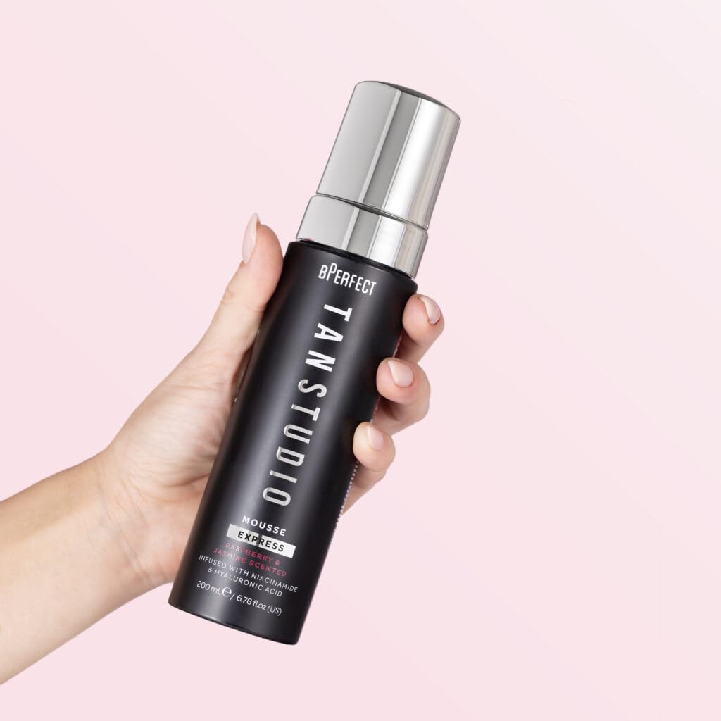BPerfect Tan Studio Express Tanning Mousse Lightweight Hydrating Self Tan with Hyaluronic Acid, Niacinamide, CQ10, Aloe Vera & Green Tea Raspberry & Jasmine Scent 200ml - Image 3