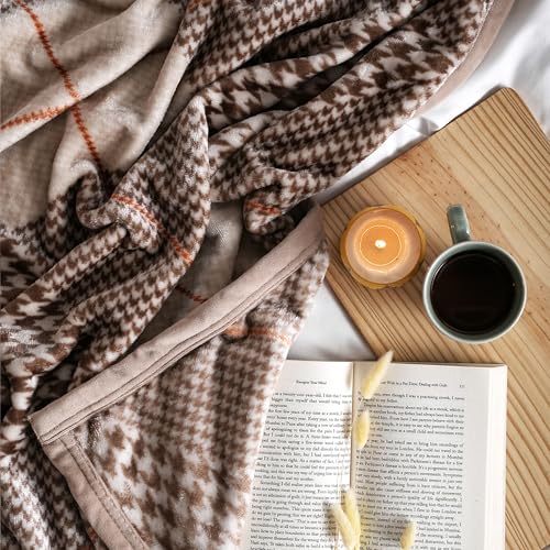 Image of MYTRIDENT Home Essential Flannel Printed Blanket for Winter Single Size (160 cm x 220 cm), 290 GSM, Estele