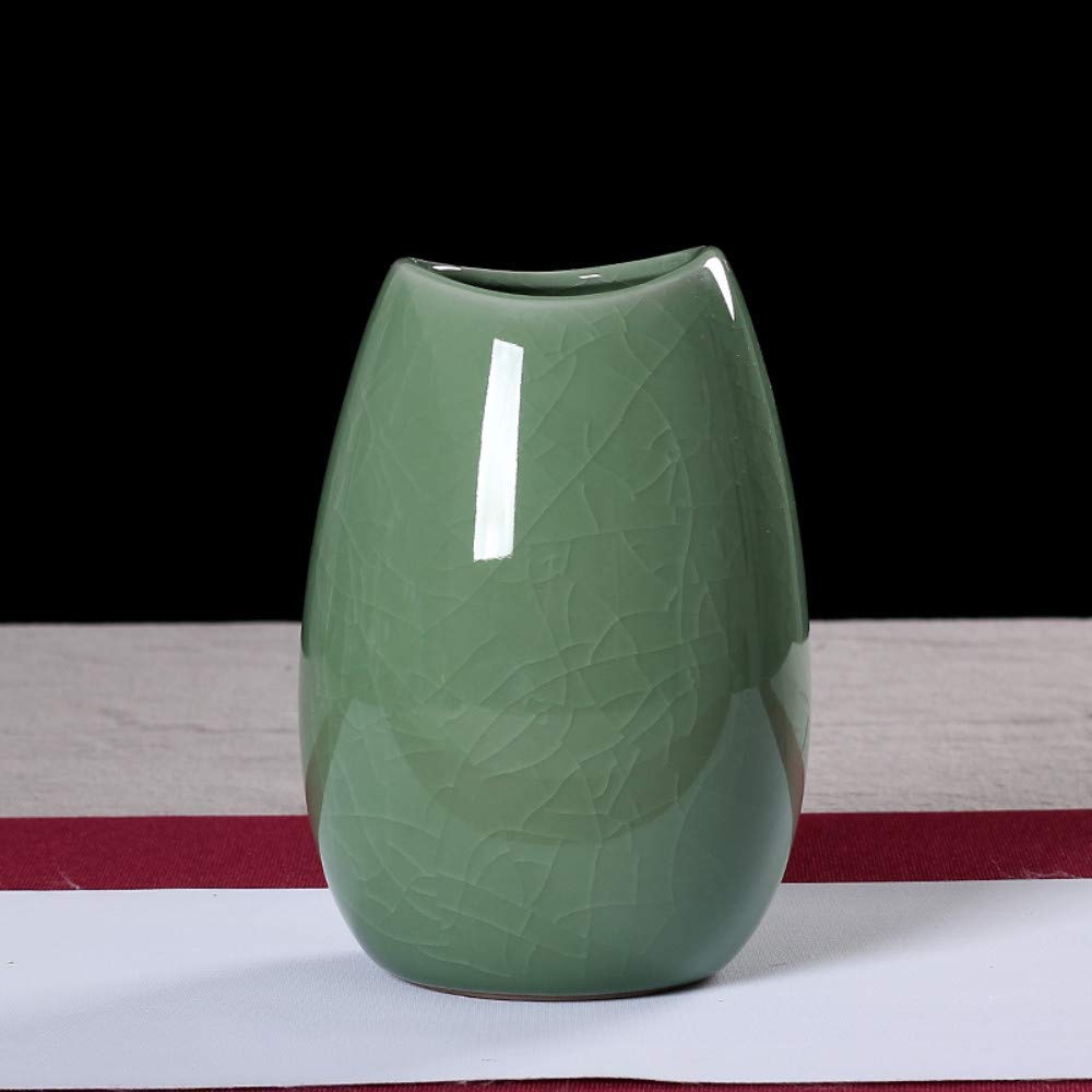 Vases céladon et sculptures céramiques pour illuminer votre table de nuit