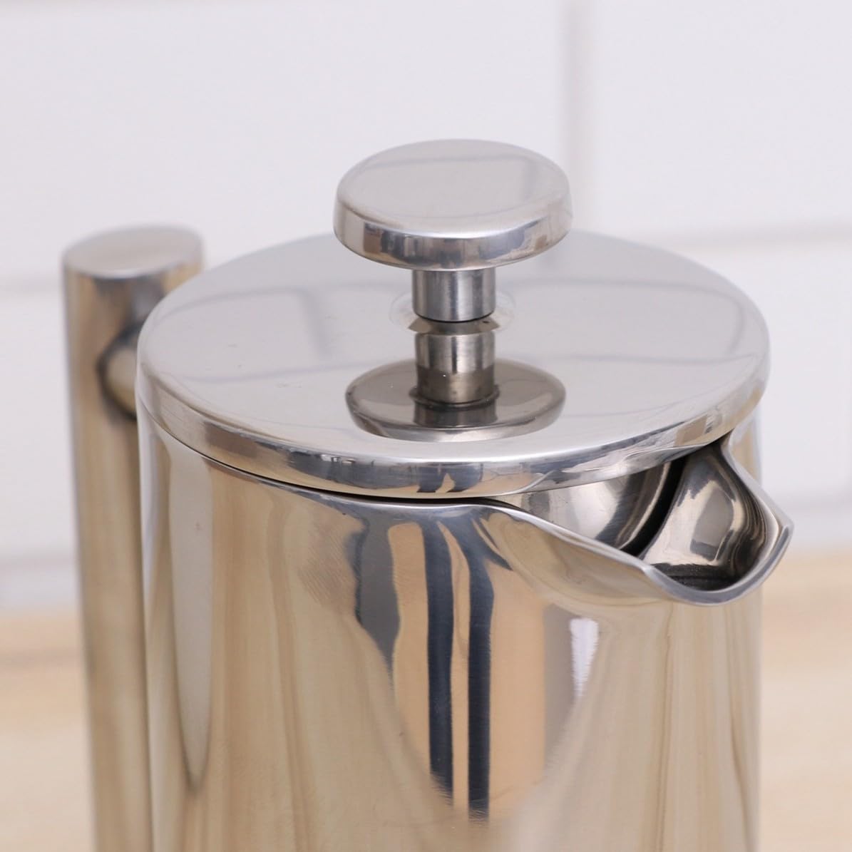 jojofuny Cafetière à Piston Filtre Intégré en Acier Inoxydable Double Paroi Isolante 350ml Design Moderne Portable pour Camping et Voyage