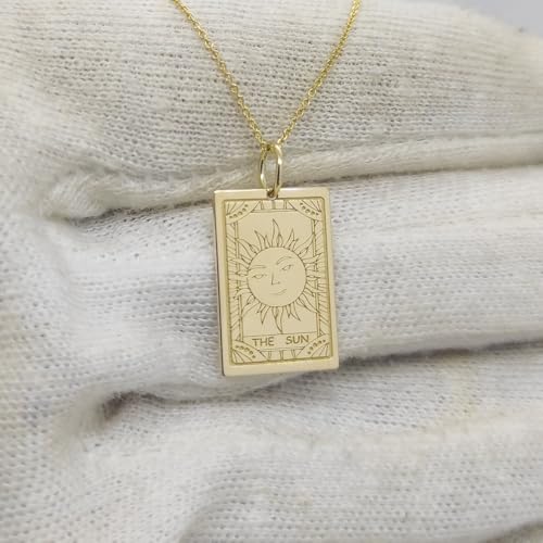 Collier pendentif pièce de tarot du Soleil, le cadeau idéal chargé de sens